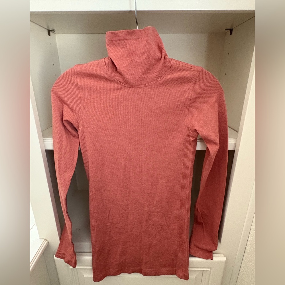 Lululemon Yin Vibes Ribbed Turtleneck Top in Orange Copper Clay Size 4 - Picture 1 of 4